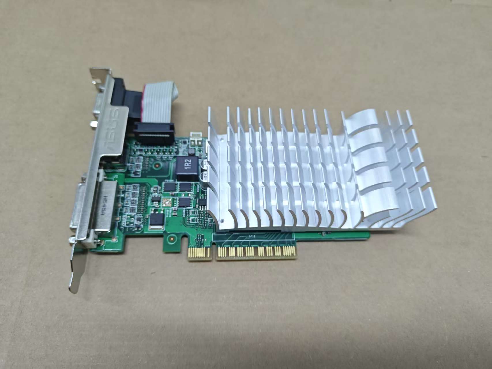 ASUS GT720 2GD3 V2 DP カードグラフィッ - Pc Gaming Nvidia のレビューと価格